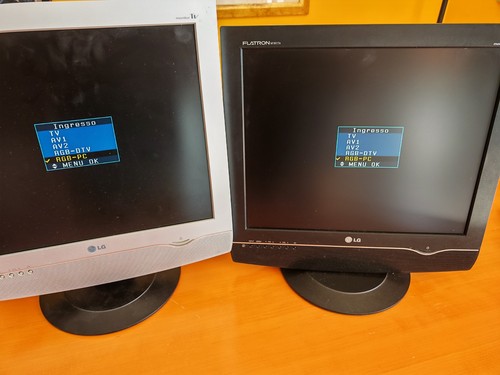 Due monitor lcd - , serie